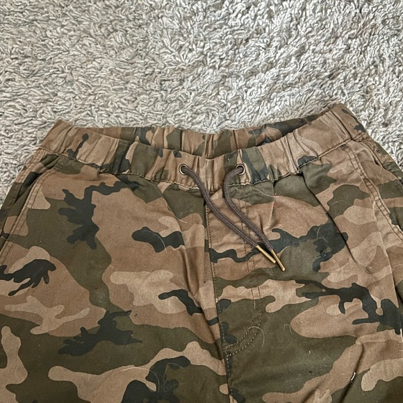 🪐 Camo Jogger Pants - Picture 3 of 5